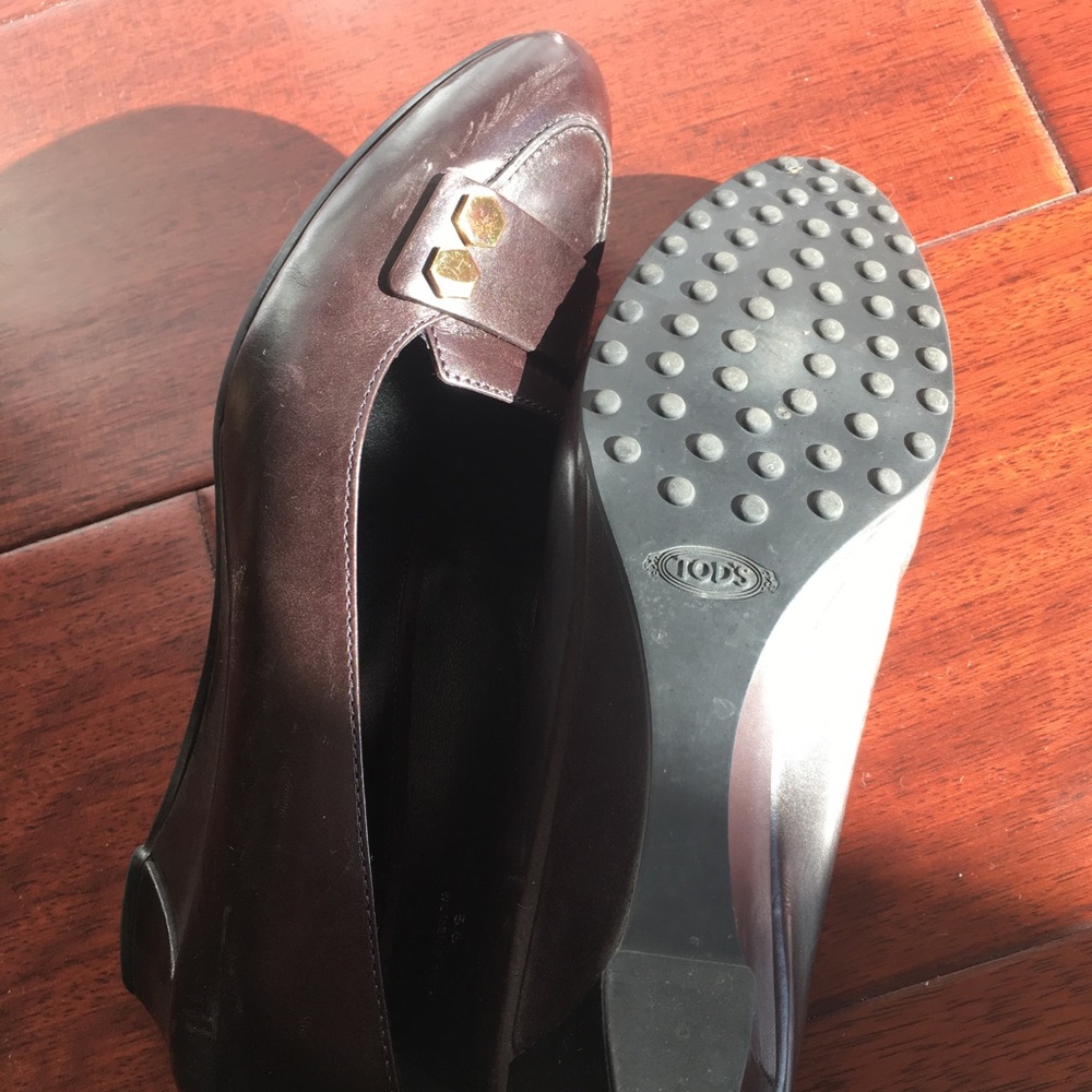 TOD’s low heel shoes